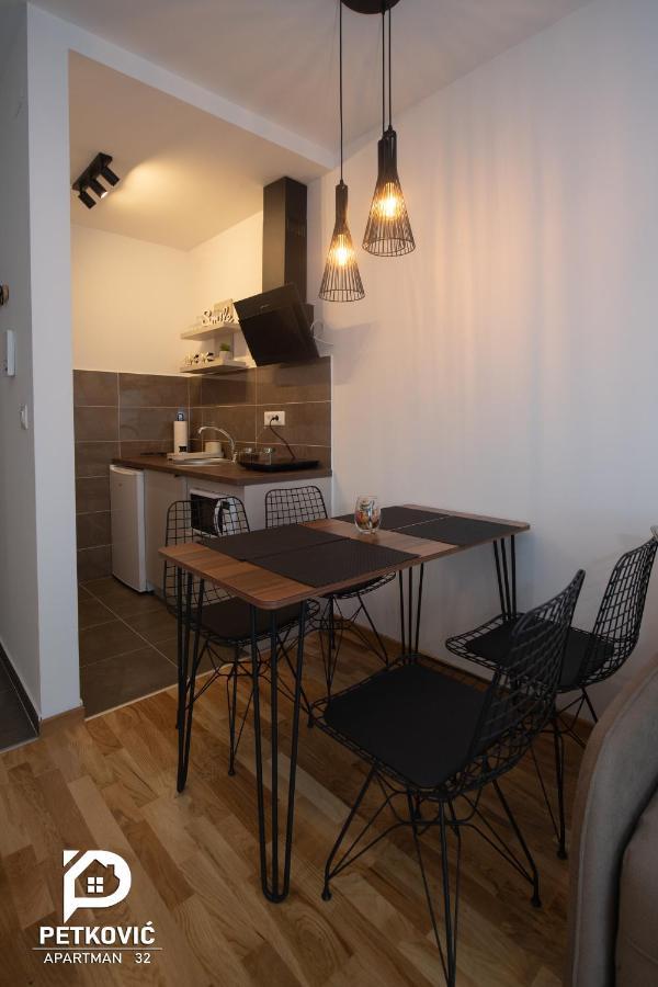 Petkovic Apartmani Studio32 Jagodina Exterior foto